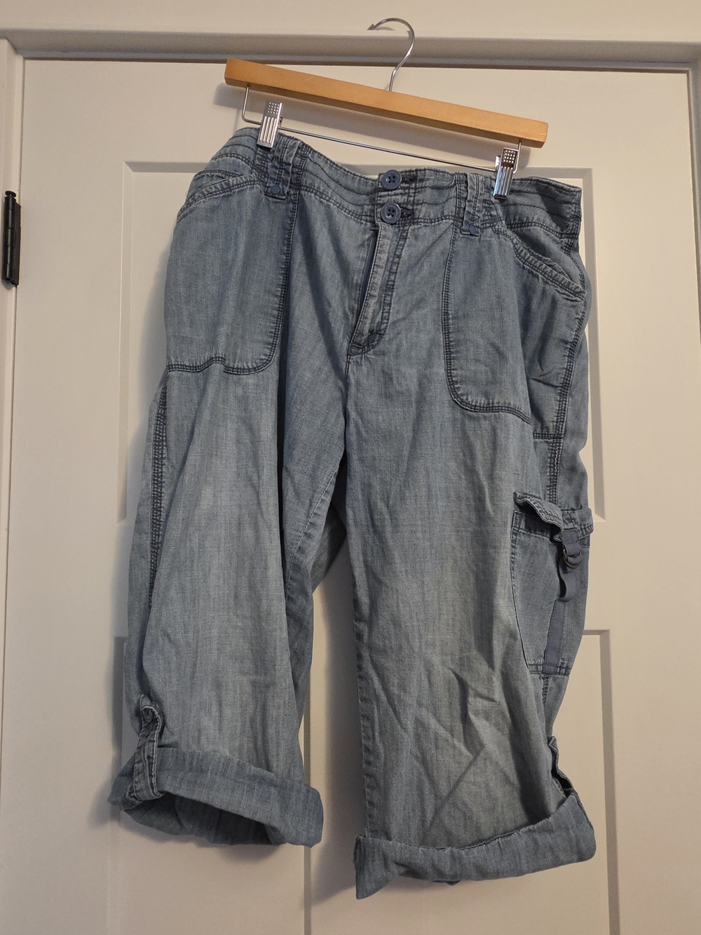 St. John's Bay Light Blue Cropped Cargo Jeans